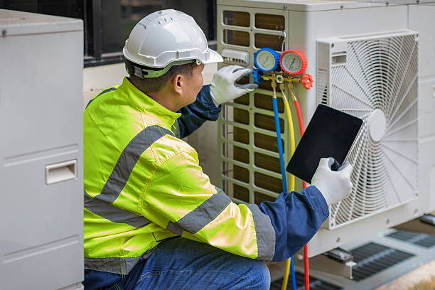 Professional Hvac technician working in Evans, CO